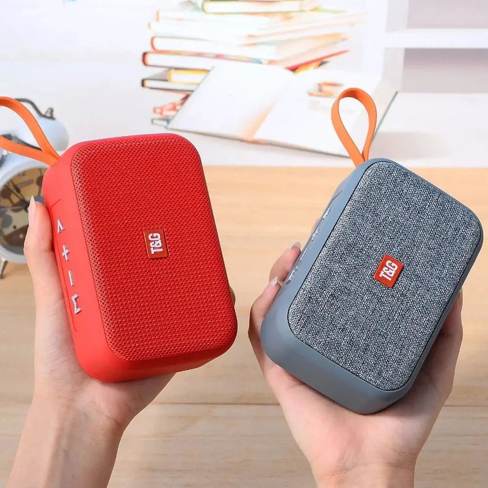 Mini sound box with FM radio and AUX input